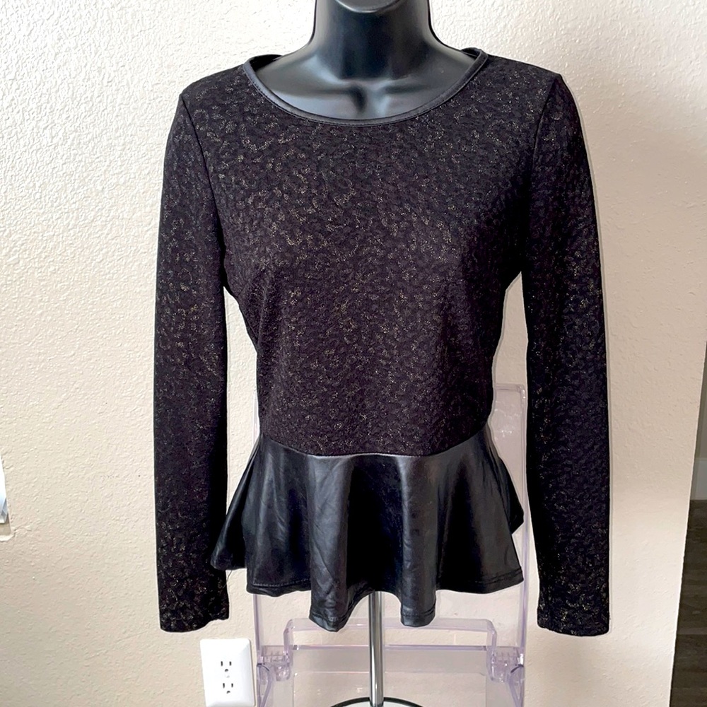 Flamingo small long sleeve with fake leather frill